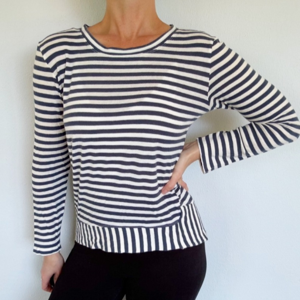 CAbi gray white stripe print long sleeve cotton top size small